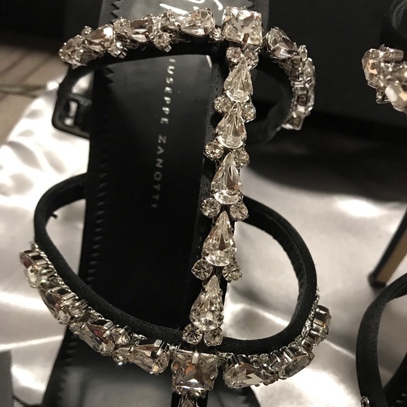 $2250 AUTH GIUSEPPE ZANOTTI CRYSTALS BLACK HEELS 9 - Picture 7 of 13
